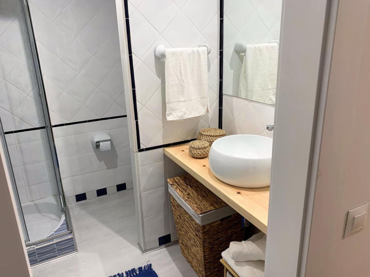 Apartamento Duplex Planta Baja Con Aparcamiento Gratuito En Palacio De Mijares Daire Llanes Dış mekan fotoğraf